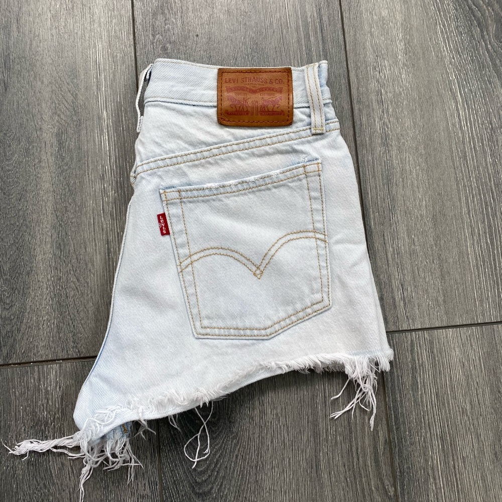 Levi 501 Original Shorts| size 25